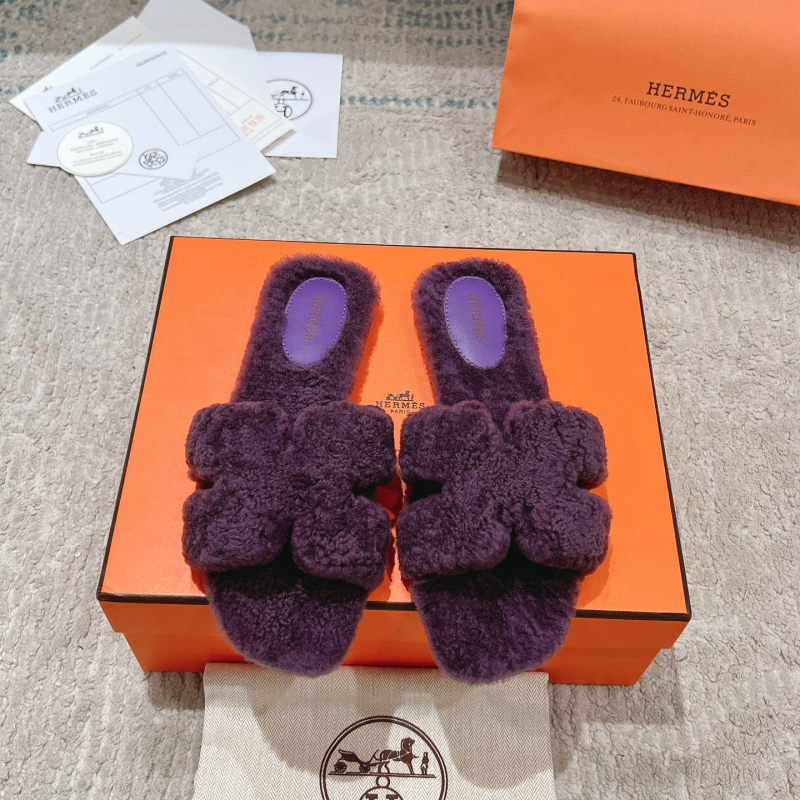H**mes slippers